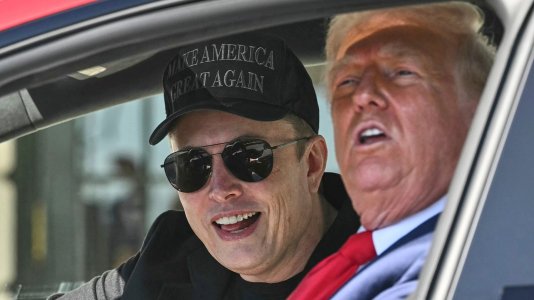 16008347_trump-elon-img.jpg
