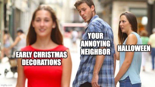 hilarious-halloween-vs-christmas-meme-2451658097.jpg